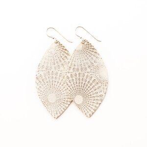 🆕 Keva Style Starburst Tan Earrings
